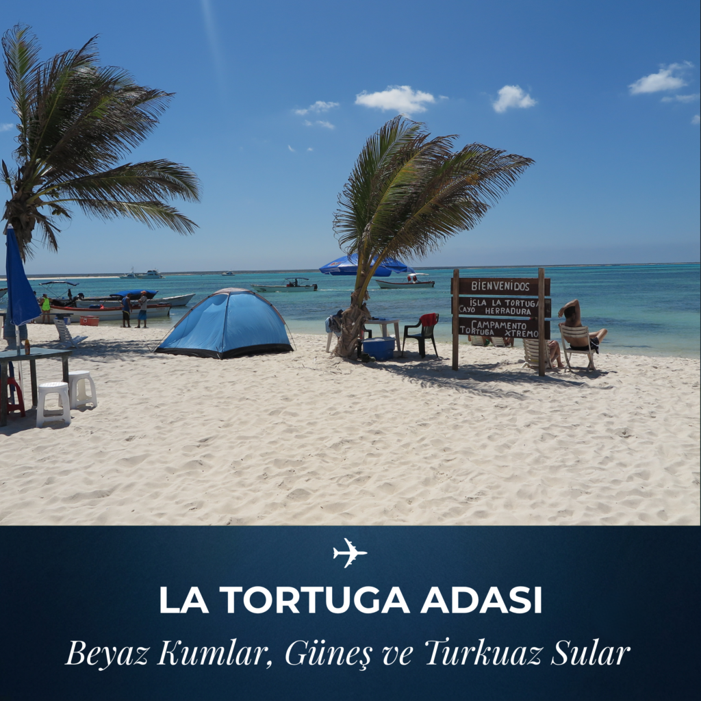 Featured Photo: La Tortuga Adası kıyısı boyunca uzanan plaj çadırları ve palmiye ağaçları; turkuaz sularda yüzen insanlar ve demirlemiş tekneler.