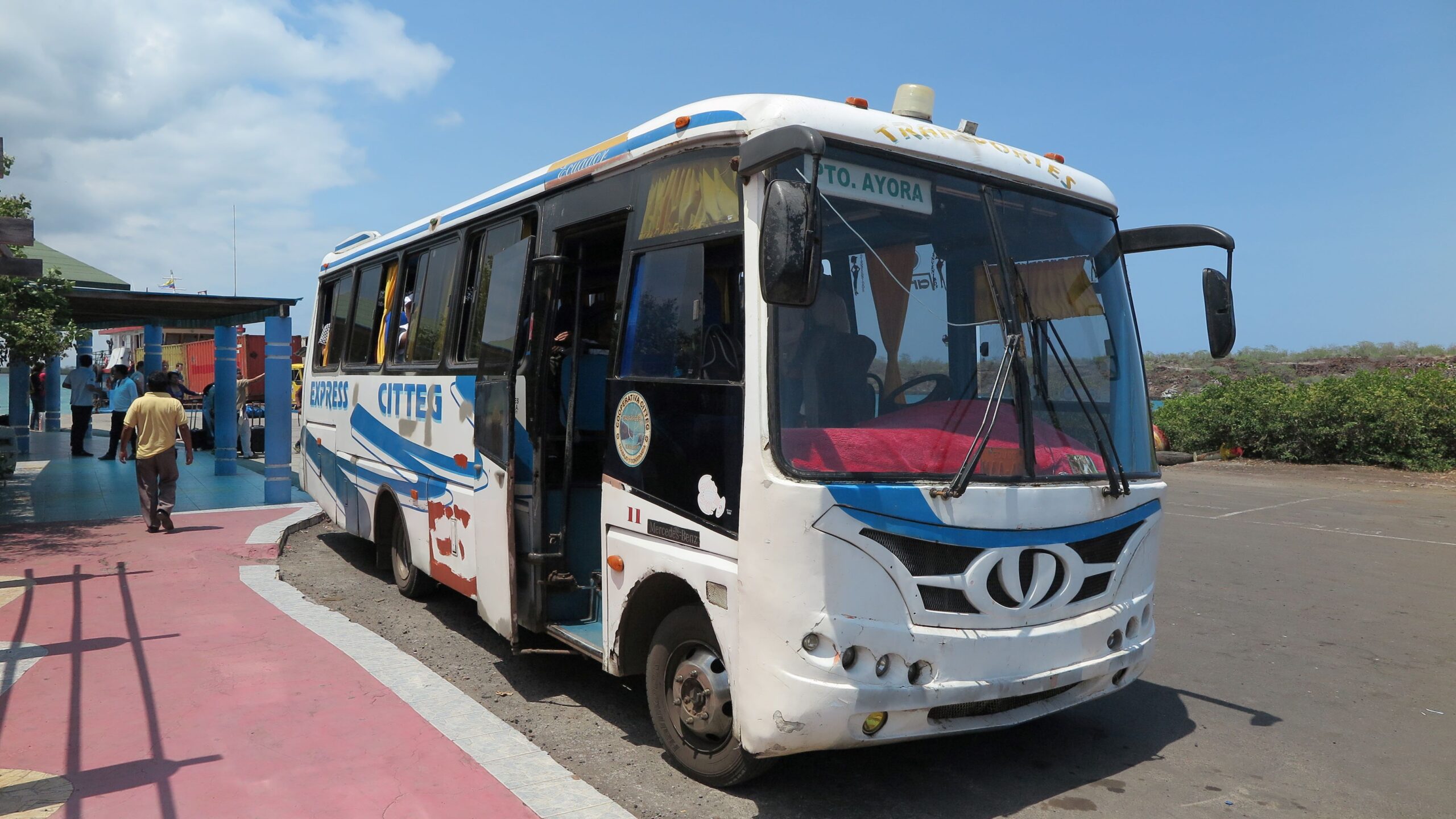 The Bus to Puerto Ayora