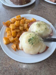 D’Lanos Family Restaurant - Klasik Benedict